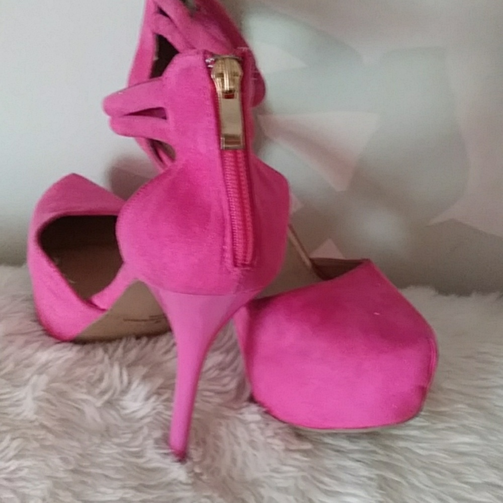 Stilletos - Picture 2 of 2